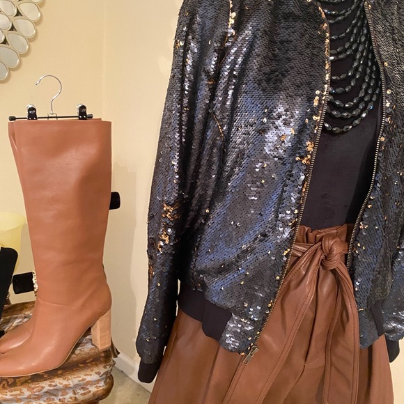 Andrew Marc New York Cognac Vegan Shorts - Picture 4 of 6